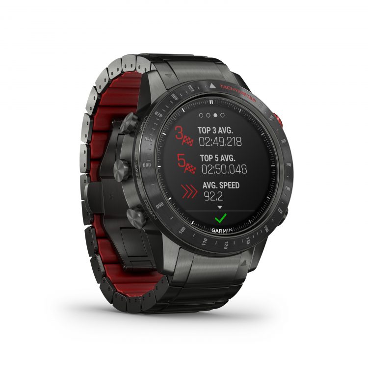 часы Garmin MARQ Driver- крупный план