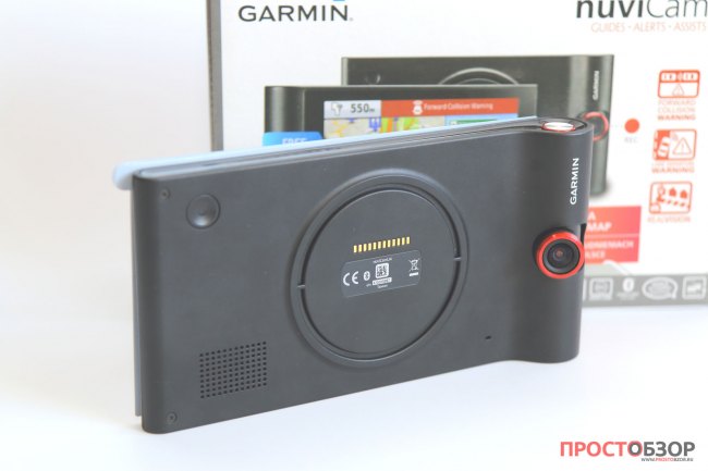 Центральный блок  GPS авто-регистратора Garmin NuviCam - вид спереди