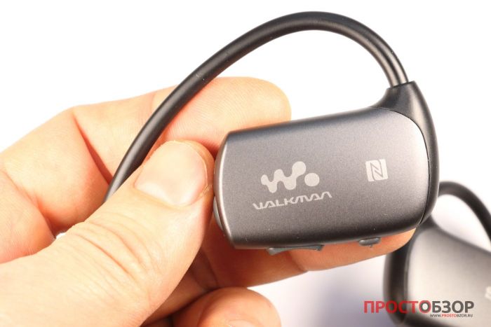 место NFC передачи данных в плеере Sony Walkman NWZ-WS613