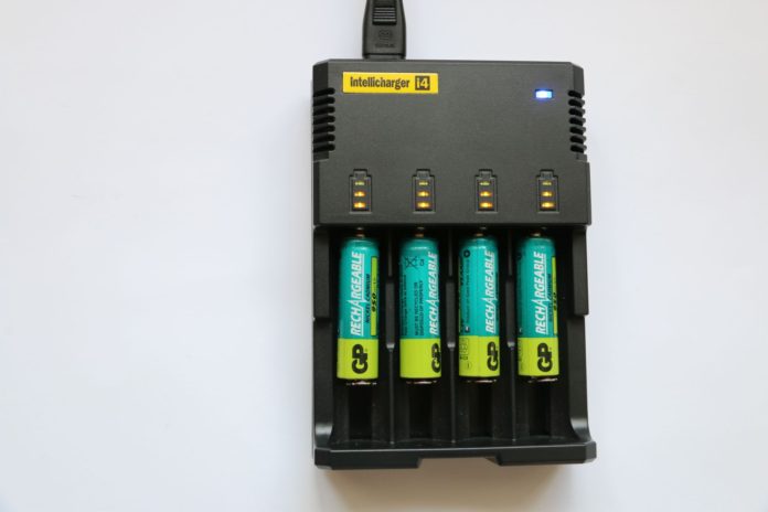 Обзор зарядного устройства Nitecore Intellicharger i4 v.2
